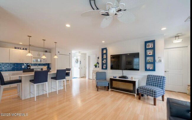 Building Photo - 136 Joseph St