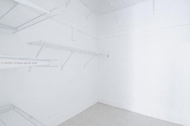 Building Photo - 2325 NE 191st St