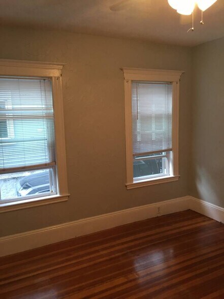 Building Photo - 50 Bromfield Rd