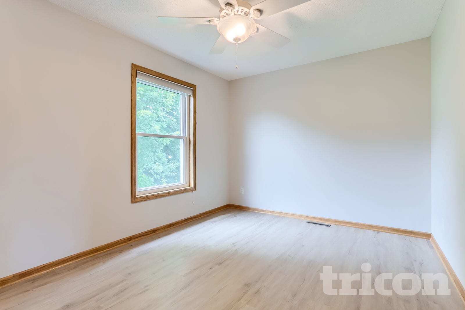 Building Photo - 2202 Marilyn Ave