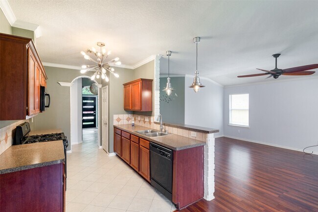 Building Photo - 25315 Sierra Woods Ln