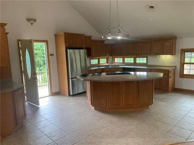 Building Photo - 900 Allegheny Ave