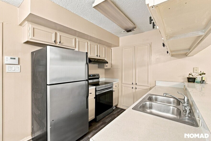 Building Photo - 8346 Shoal Creek Dr