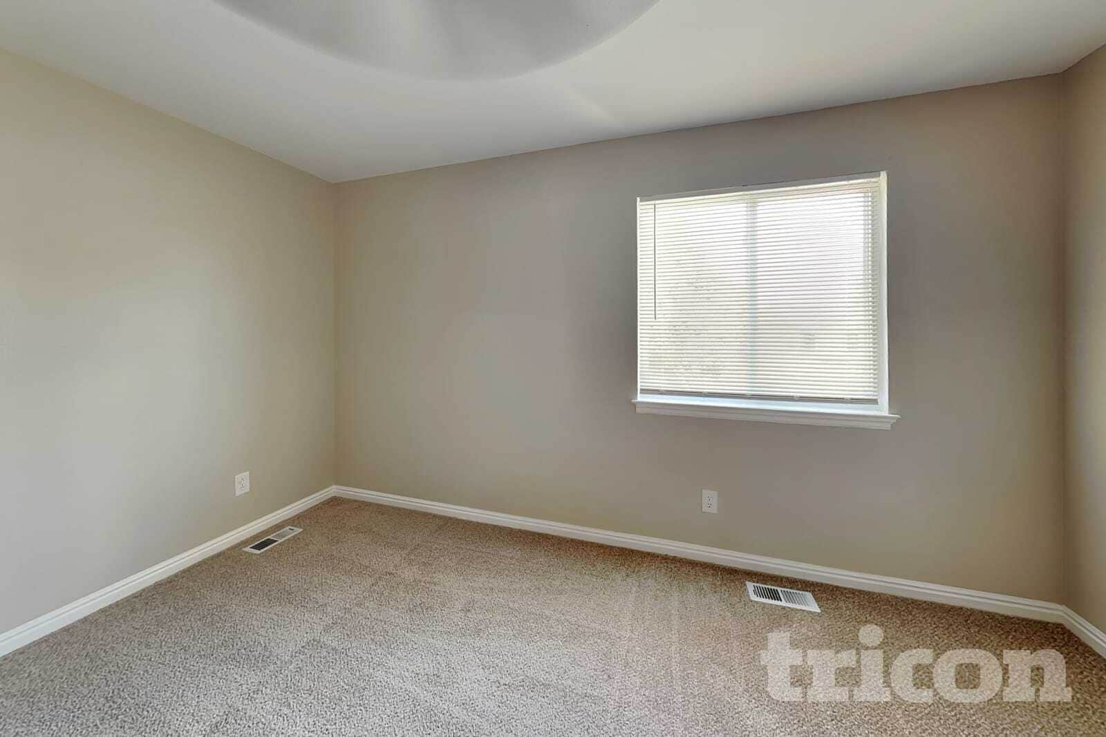 Building Photo - 1392 S Akron Ct