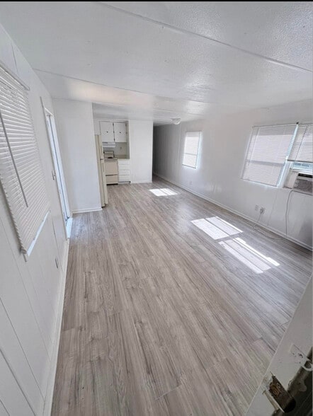 Building Photo - 215 Weeks Rd