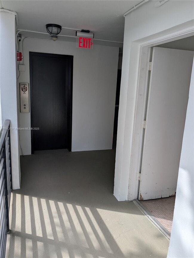 Building Photo - 631 Jefferson Ave