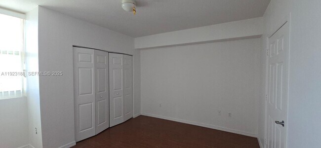 Building Photo - 120 SW 8th Ave