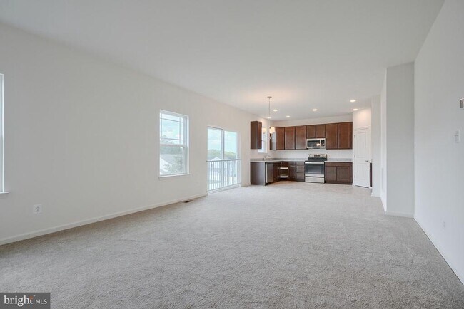 Building Photo - 55 Madison Dr
