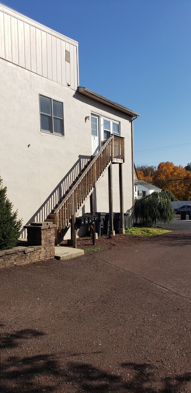 Building Photo - 209 Green St