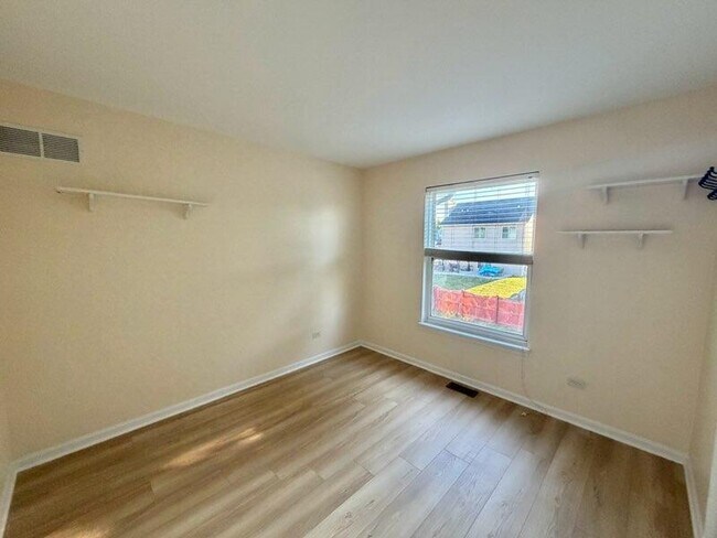 Building Photo - 1701 Courtwright Dr