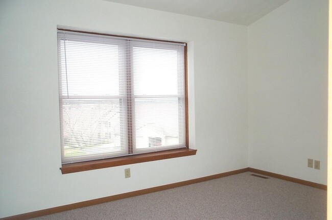 Front Bedroom - 1832 Bright View Dr