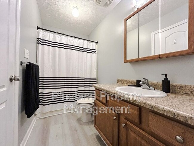 Building Photo - 341 Kingdom Estate Dr