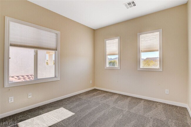 Building Photo - 2536 Sturrock Dr