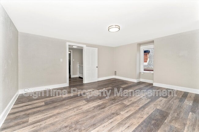 Building Photo - 267 S Prospect St