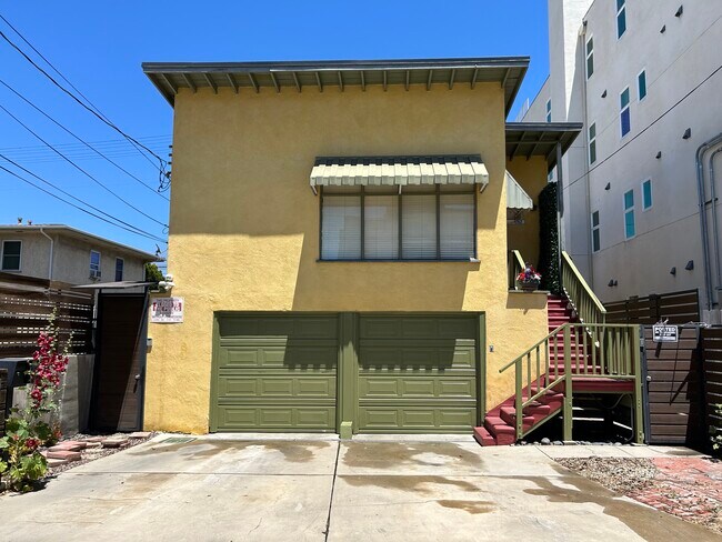 Building Photo - 5262 Willowcrest Ave