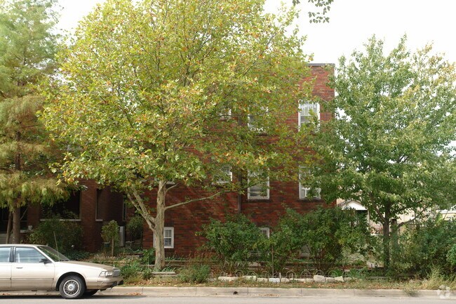 Building Photo - 425 N Emporia St
