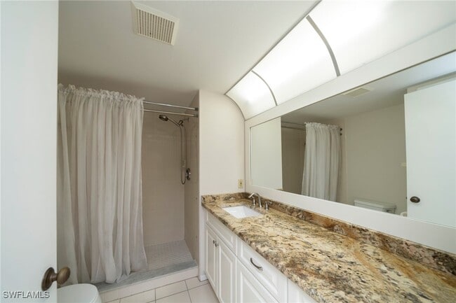 Building Photo - 17455 Blueberry Hill Dr