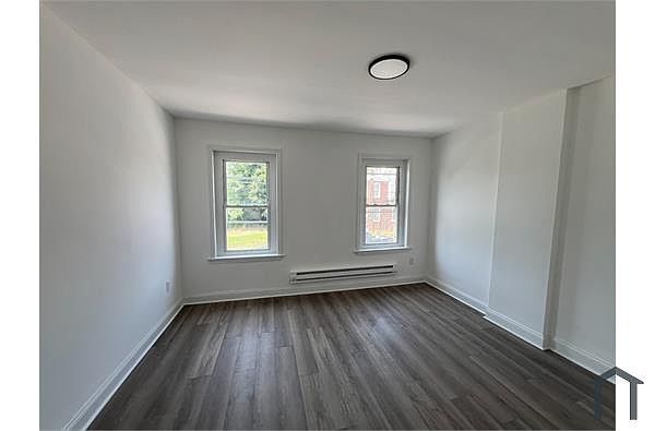 Building Photo - 925 W 3rd St