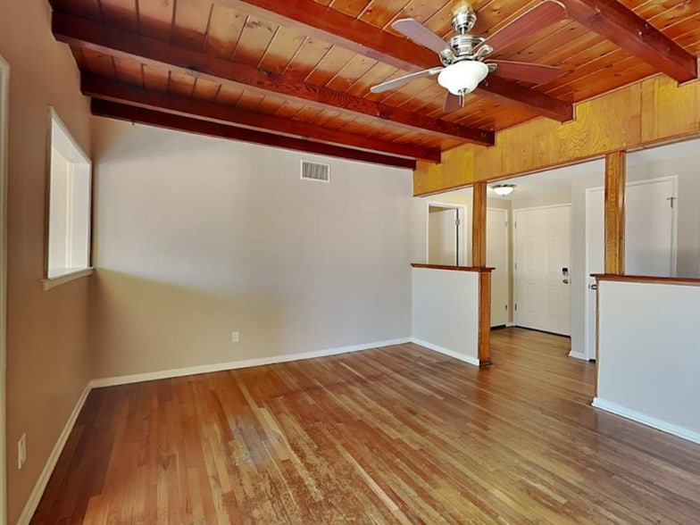 Building Photo - 14249 Minnehaha St