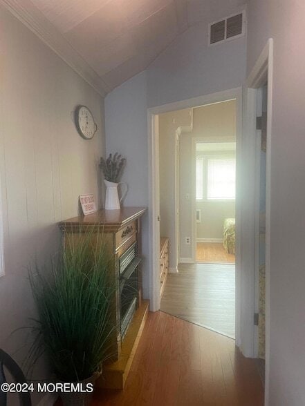 Building Photo - 605 Central Ave