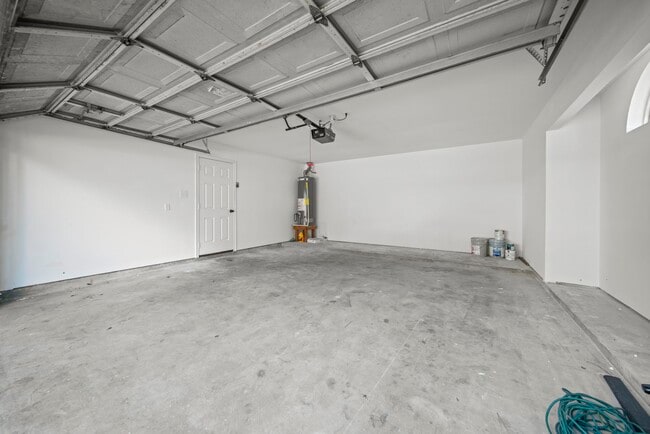 Building Photo - 45 N Lakeridge Cir