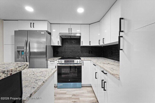 Building Photo - 523 Meyer St