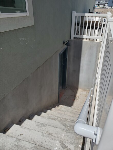 Building Photo - 3330 E Baywater