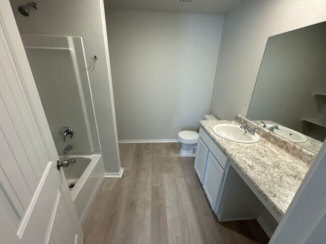 Building Photo - Now Pre-Leasing — Comfortable 3 Bedroom Living in Benton