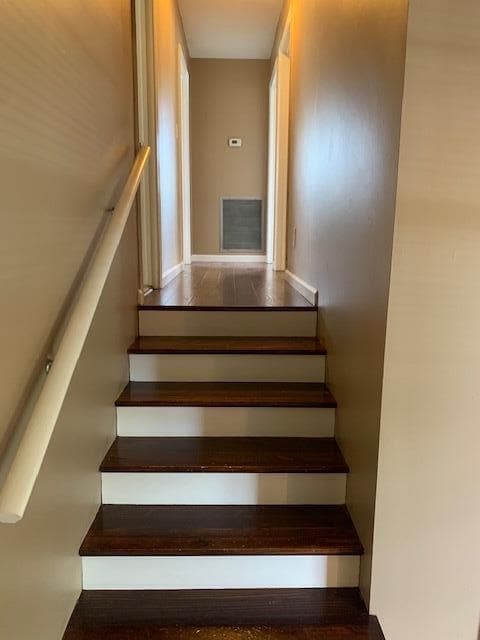 Building Photo - 4995 Gold Pointe Dr