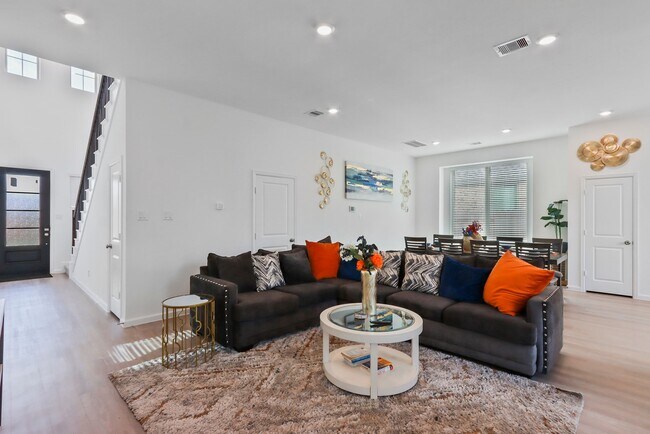 Building Photo - 15023 Marston Grv Dr