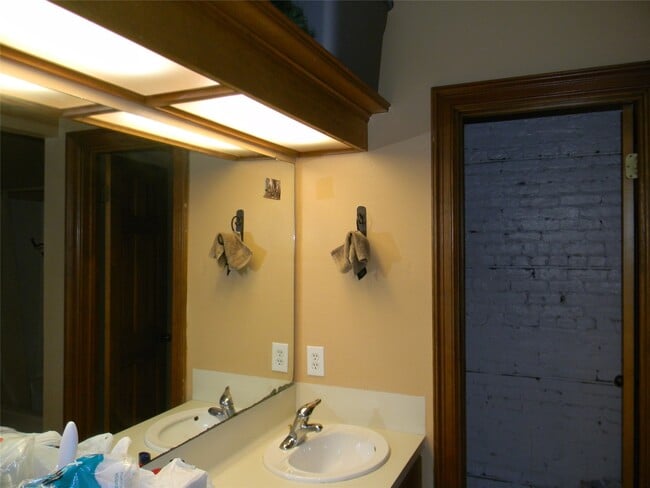 Building Photo - 2315 The Strand