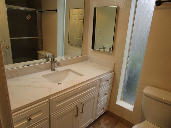 Building Photo - Location, Location, Location- Vintner Condo's