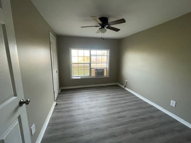 Building Photo - Renovated 2 Bedroom 1 Bath Home for Rent!!
