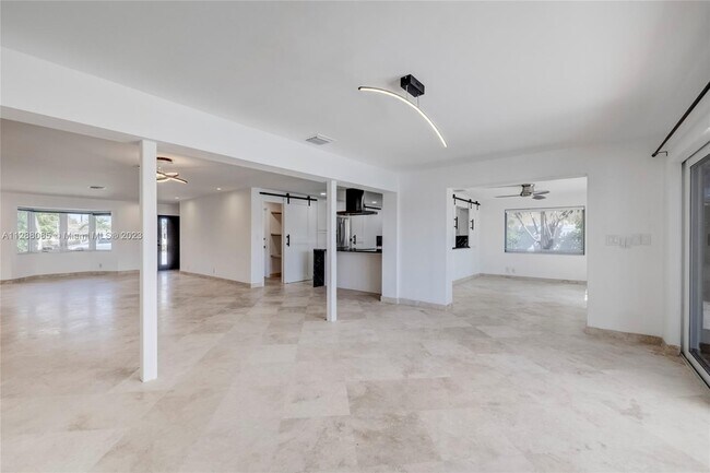 Building Photo - 2742 SE 11th St