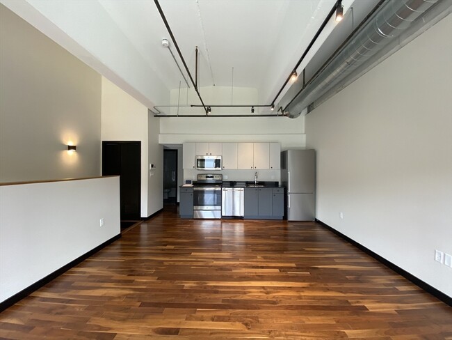 Building Photo - 1060 Broadway