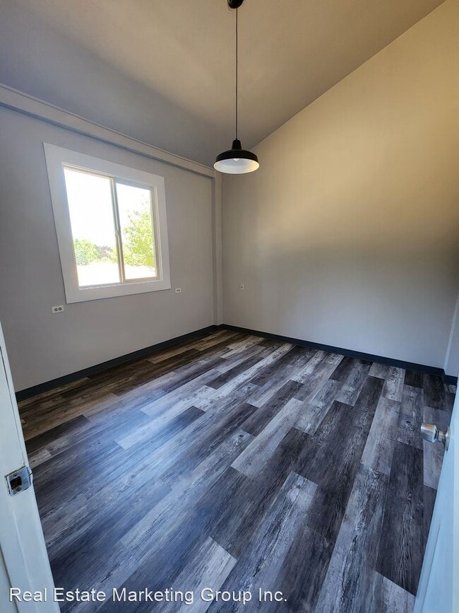 Building Photo - 2 br, 1 bath House - 381 1/2 Hawkins Rd