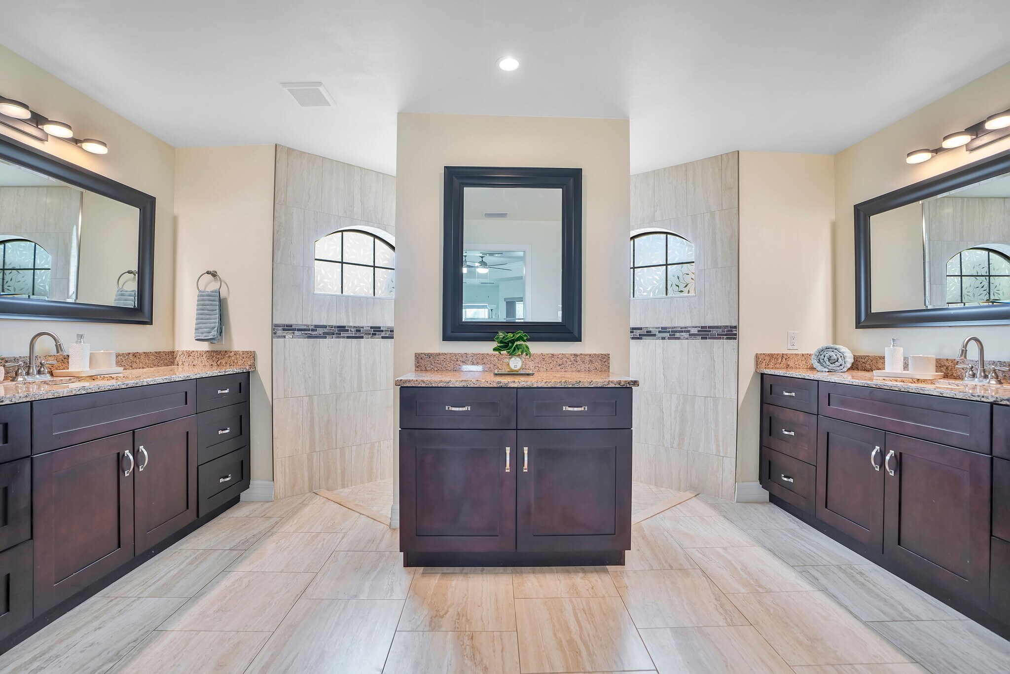 Building Photo - 1627 SW 14th St