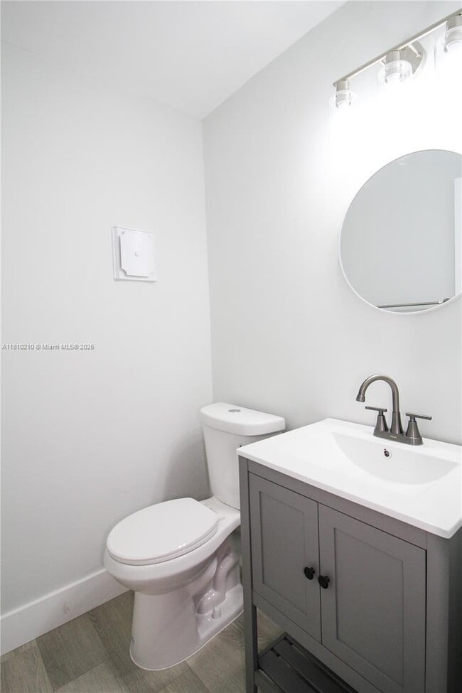 Building Photo - 9359 Fontainebleau Blvd