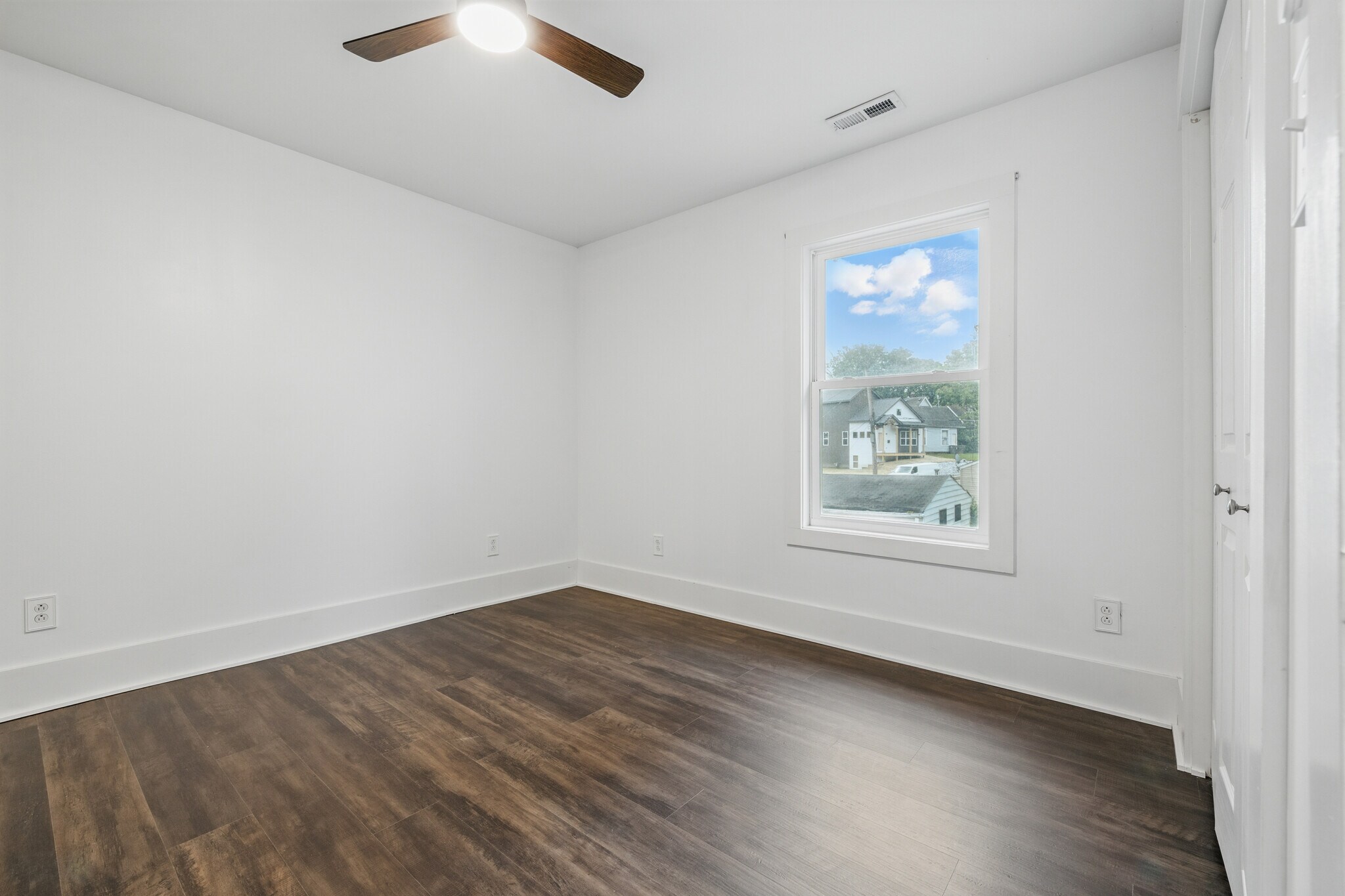 Building Photo - 1613 Nowland Ave