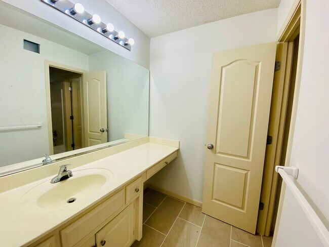 Building Photo - {15808} Hampton Place Two Story Home + Finished Basement + Three Car Garage + Blue Valley HS