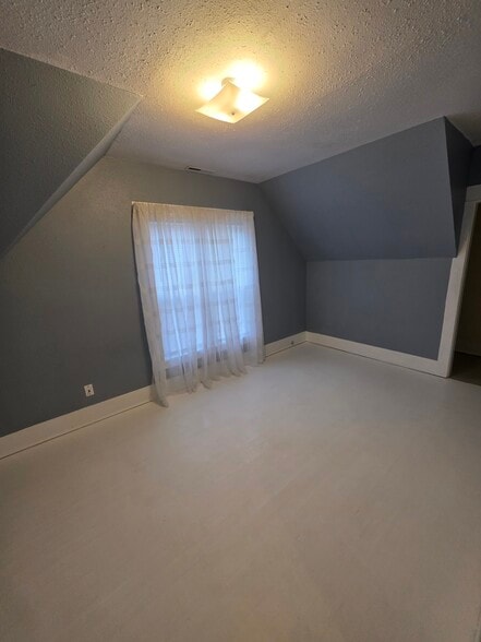 Building Photo - 2643 Sumner Ave