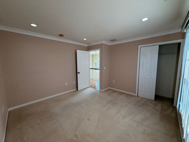 Building Photo - 87 Timberhill Dr