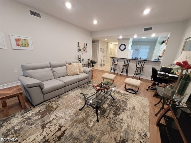 Building Photo - 10530 Amiata Way