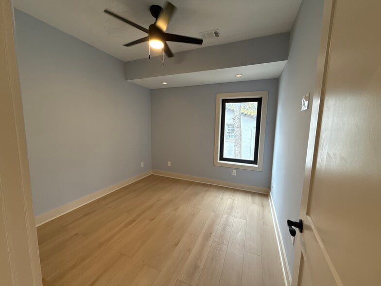 Building Photo - 1073 Hemphill Ave NW