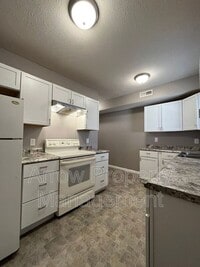 Building Photo - 1309 S 10th St