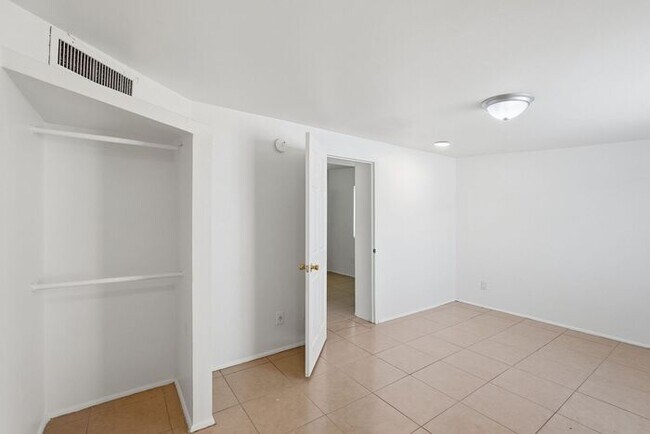 Building Photo - Bright 3-Bed Tucson Rental Home with Expansive Fenced Backyard Near U of A