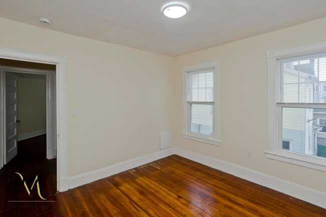 Building Photo - 54-56 Clantoy Street