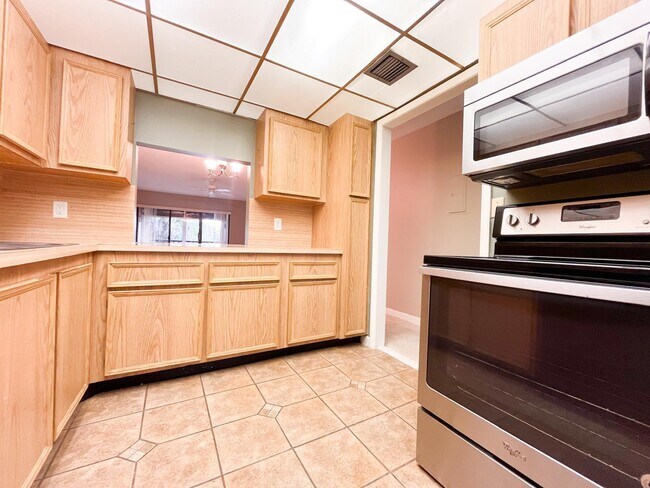 Building Photo - 5939 Forest Hill Blvd