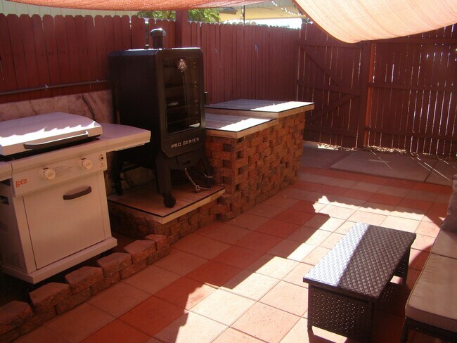 Building Photo - 4708 E Caballero St