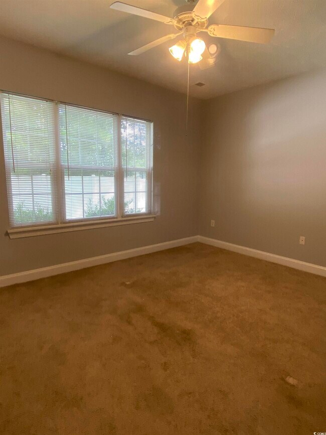 Building Photo - 105 Fountain Pointe Ln